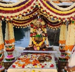 பெனுகொண்டா ஸ்ரீ வாசவி கன்னிகா பரமேஸ்வரி அம்மனின் பொற்கோவிலின் முதலாம் ஆண்டு கொண்டாட்டம்